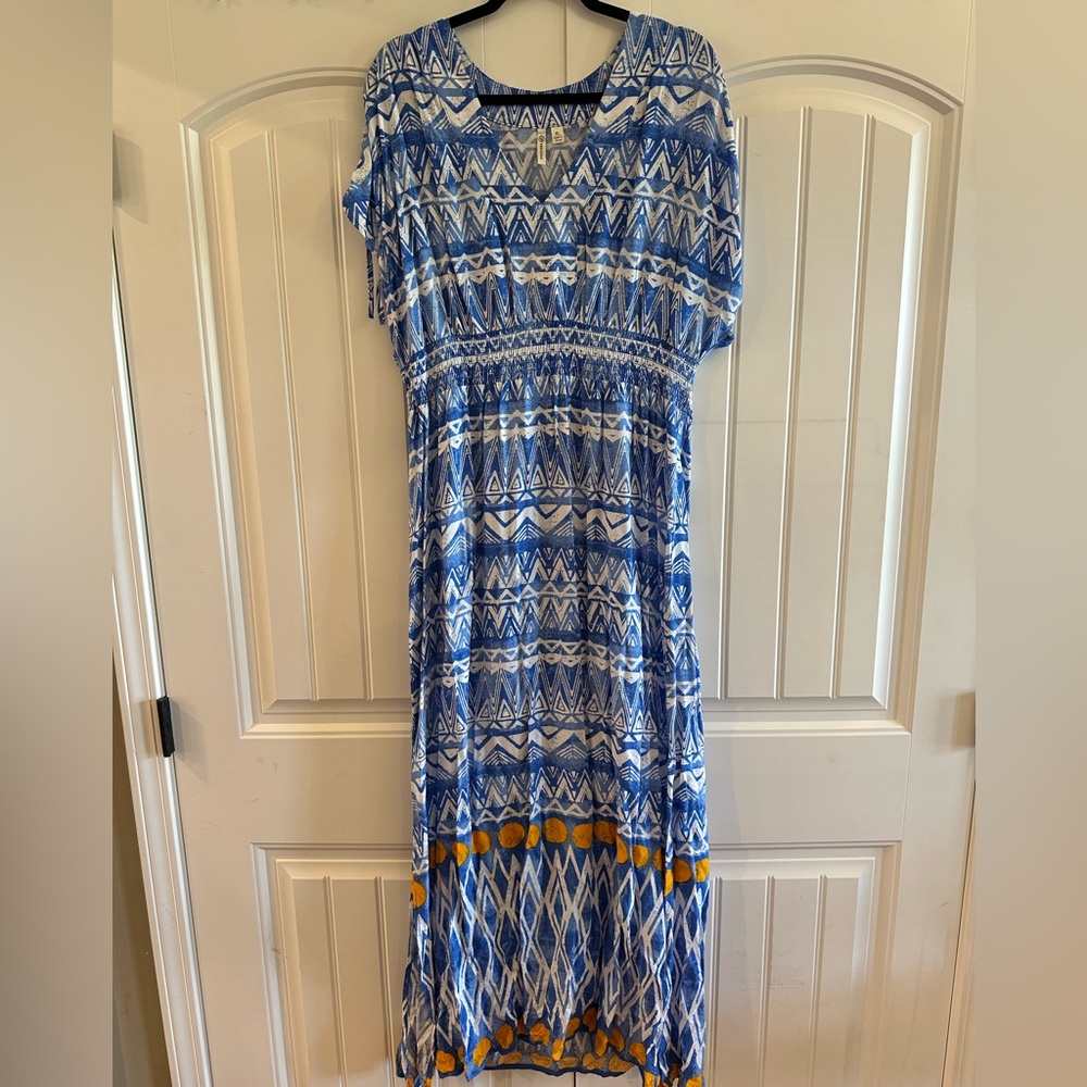 Versona Blue and White Patterned Dress